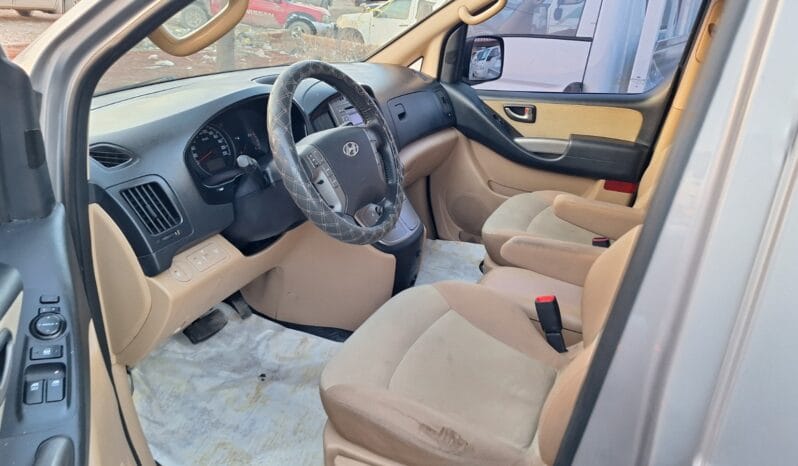 
								 مستعمل هيونداي – Hyundai فان – H1 ممتلئ									