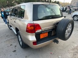 
										 مستعمل تويوتا – Toyota لاند كروزر – Land Cruiser ممتلئ									