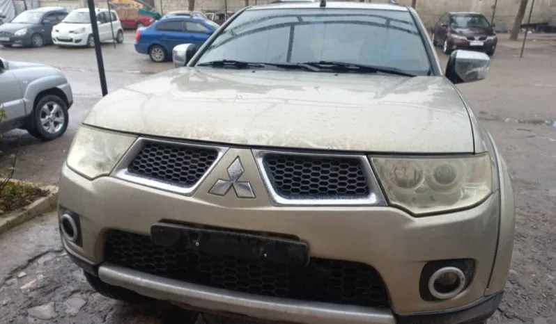 
								 مستعمل ميتسوبيشي – Mitsubishi Pajero ممتلئ									