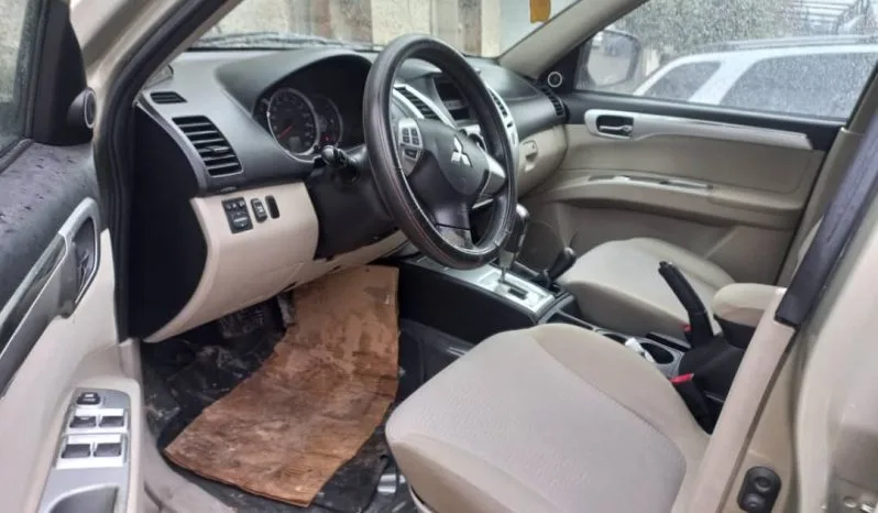 
								 مستعمل ميتسوبيشي – Mitsubishi Pajero ممتلئ									