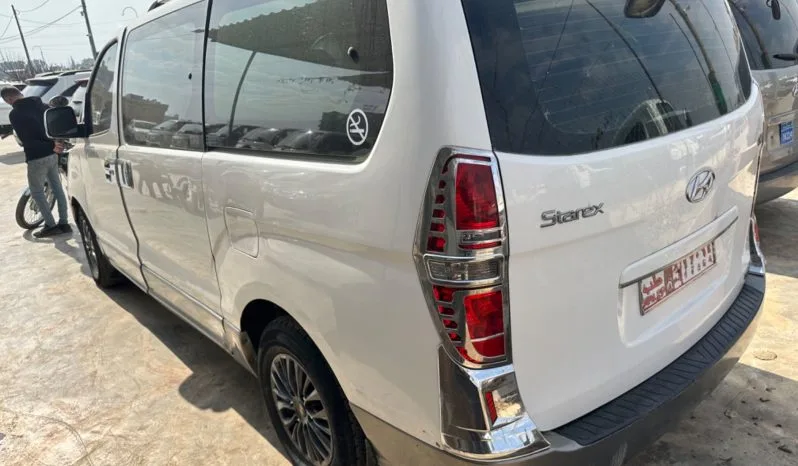 
								 مستعمل هيونداي – Hyundai فان – H1 ممتلئ									