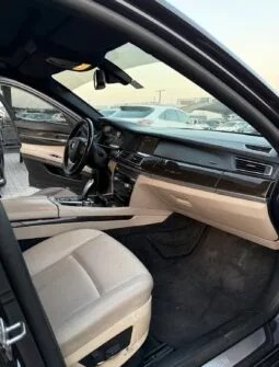 
										 بي ام دابيليو – BMW i740 ممتلئ									