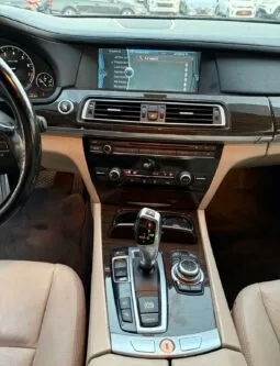 
										 بي ام دابيليو – BMW i740 ممتلئ									
