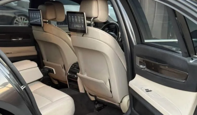
								 بي ام دابيليو – BMW i740 ممتلئ									