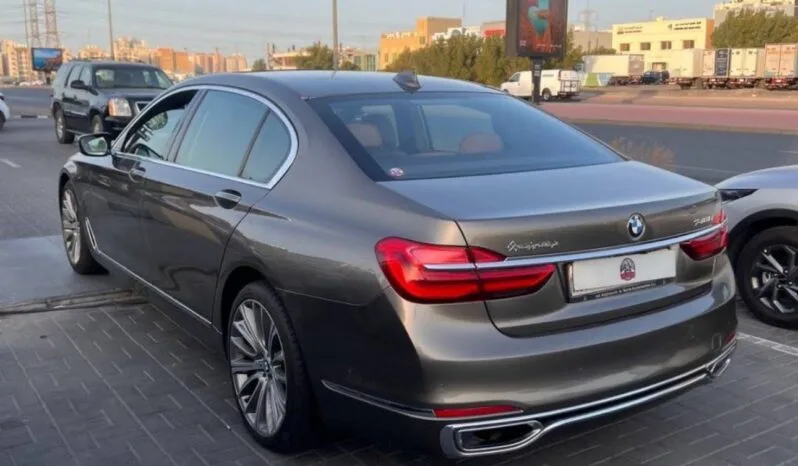
								 بي ام دابيليو – BMW i740 ممتلئ									
