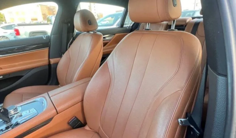 
								 بي ام دابيليو – BMW i740 ممتلئ									