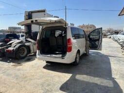 
										 مستعمل هيونداي – Hyundai فان – H1 ممتلئ									
