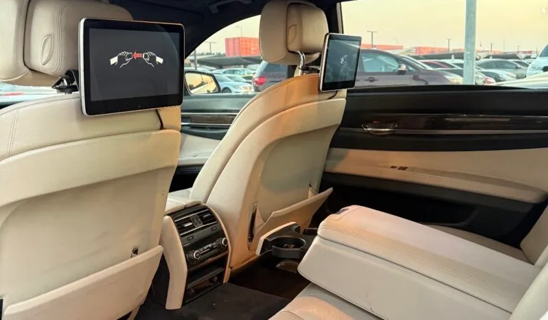
								 بي ام دابيليو – BMW i740 ممتلئ									