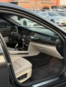 
										 بي ام دابيليو – BMW i740 ممتلئ									