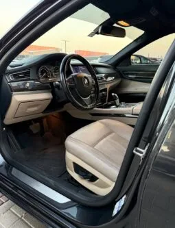 
										 بي ام دابيليو – BMW i740 ممتلئ									