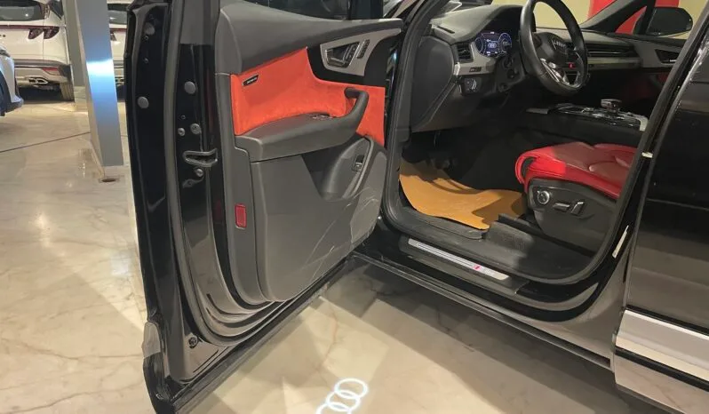 
								 اودي – Audi Q7 ممتلئ									