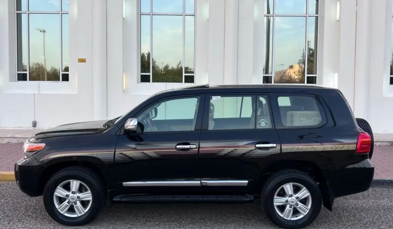 
								 تويوتا – Toyota لاند كروزر – Land Cruiser ممتلئ									