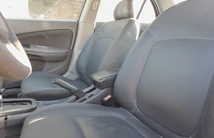 
								 نيسان – Nissan Sunny ممتلئ									