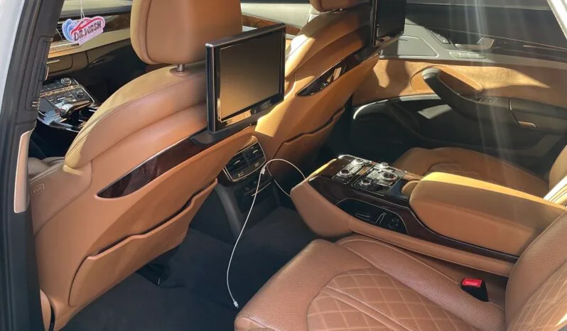 
								 اودي – Audi A8 ممتلئ									