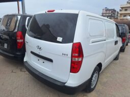 
										 مستعمل هيونداي – Hyundai فان – H1 ممتلئ									