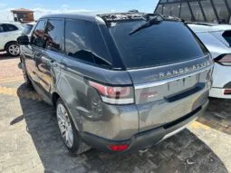 
										 مستعمل لاند روفر – Land Rover سبورت – Range Rover Sport ممتلئ									