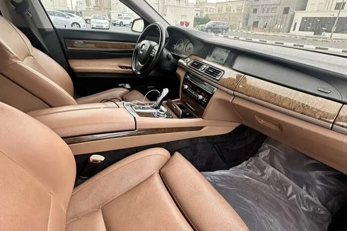 
								 بي ام دابيليو – BMW 750 ممتلئ									