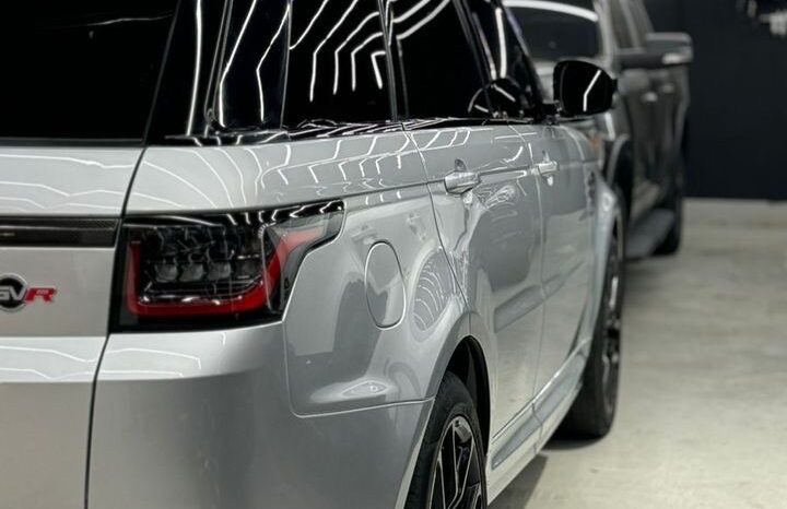 
								 لاند روفر – Land Rover سبورت – Range Rover Sport ممتلئ									