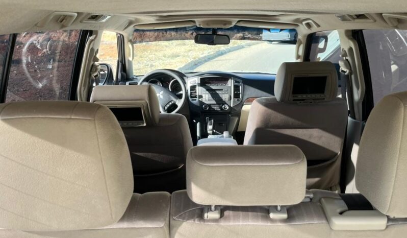
								 ميتسوبيشي – Mitsubishi Pajero ممتلئ									
