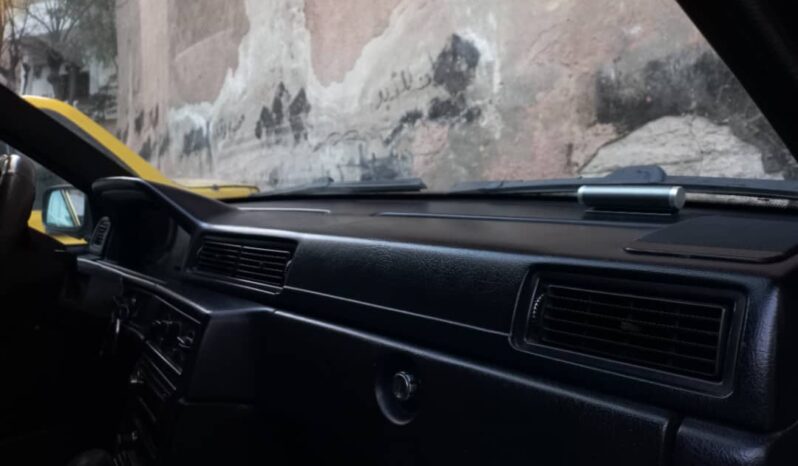 
								 فولفو – Volvo V40 ممتلئ									