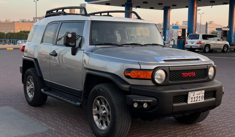 
								 تويوتا – Toyota FJ ممتلئ									