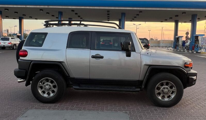 
								 تويوتا – Toyota FJ ممتلئ									