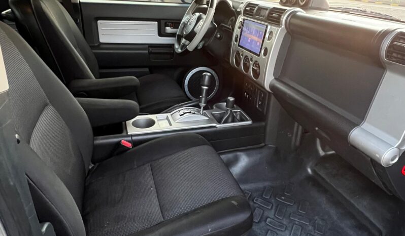 
								 تويوتا – Toyota FJ ممتلئ									