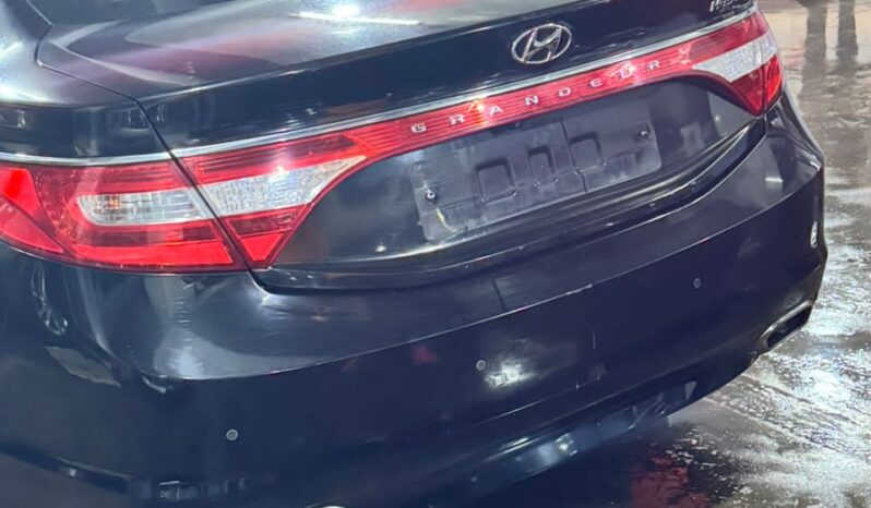 
								 هيونداي – Hyundai ازيرا – Azera ممتلئ									