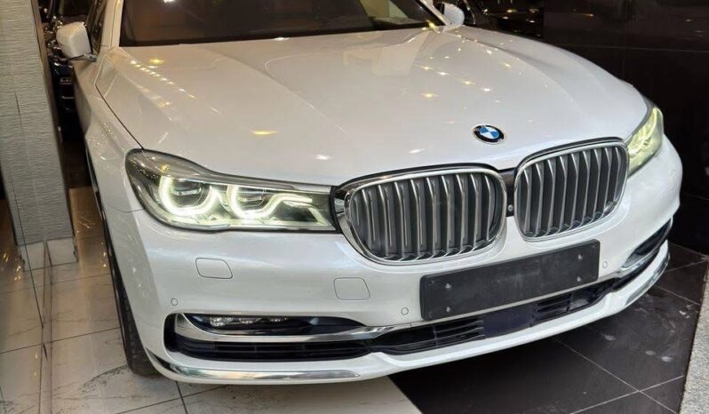 
								 بي ام دابيليو – BMW i740 ممتلئ									