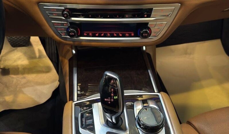 
								 بي ام دابيليو – BMW i740 ممتلئ									