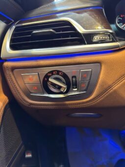 
										 بي ام دابيليو – BMW i740 ممتلئ									