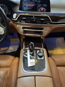 
										 بي ام دابيليو – BMW i740 ممتلئ									