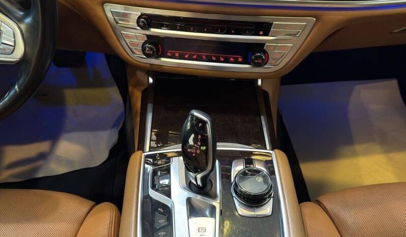 
								 بي ام دابيليو – BMW i740 ممتلئ									