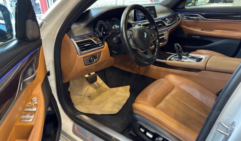 
								 بي ام دابيليو – BMW i740 ممتلئ									