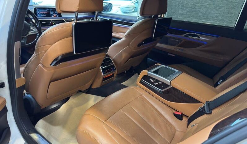 
								 بي ام دابيليو – BMW i740 ممتلئ									
