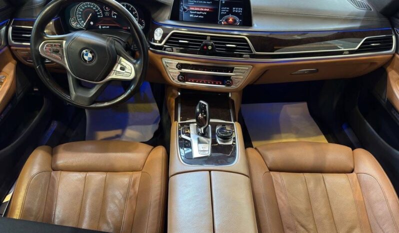 
								 بي ام دابيليو – BMW i740 ممتلئ									