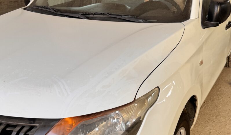 
								 ميتسوبيشي – Mitsubishi L200 ممتلئ									