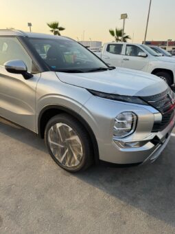 
										 ميتسوبيشي – Mitsubishi Outlander ممتلئ									