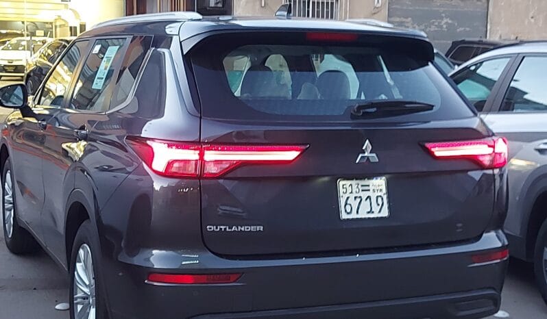 
								 ميتسوبيشي – Mitsubishi Outlander ممتلئ									
