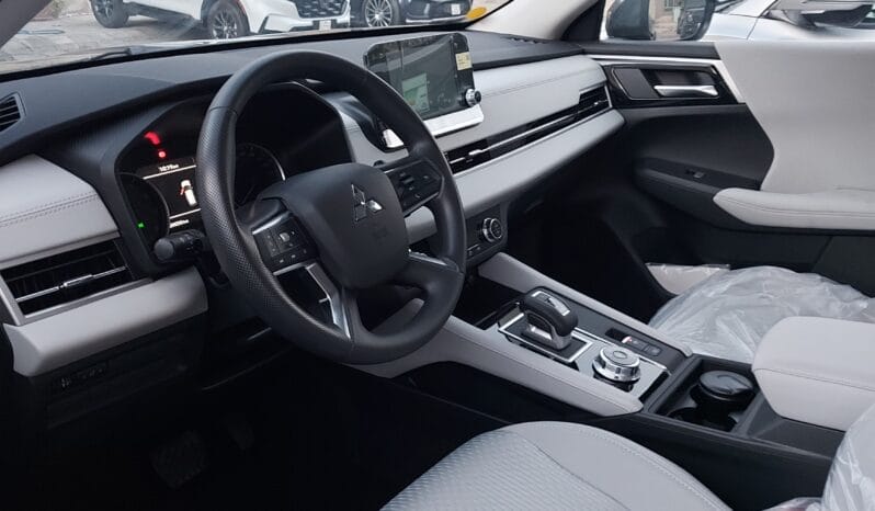 
								 ميتسوبيشي – Mitsubishi Outlander ممتلئ									