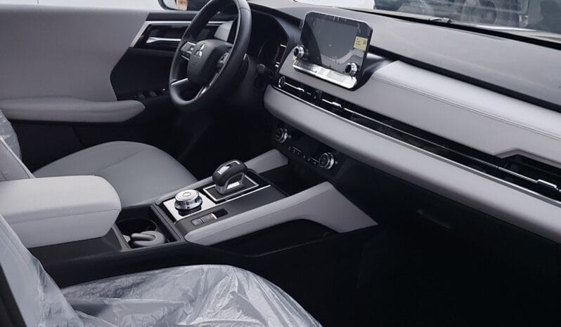 
								 ميتسوبيشي – Mitsubishi Outlander ممتلئ									