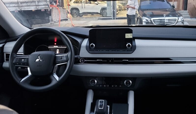 
								 ميتسوبيشي – Mitsubishi Outlander ممتلئ									