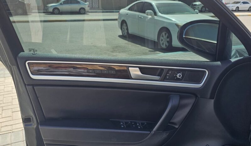 
								 فولكس فاكن – Volkswagen طوارق – Touareg ممتلئ									