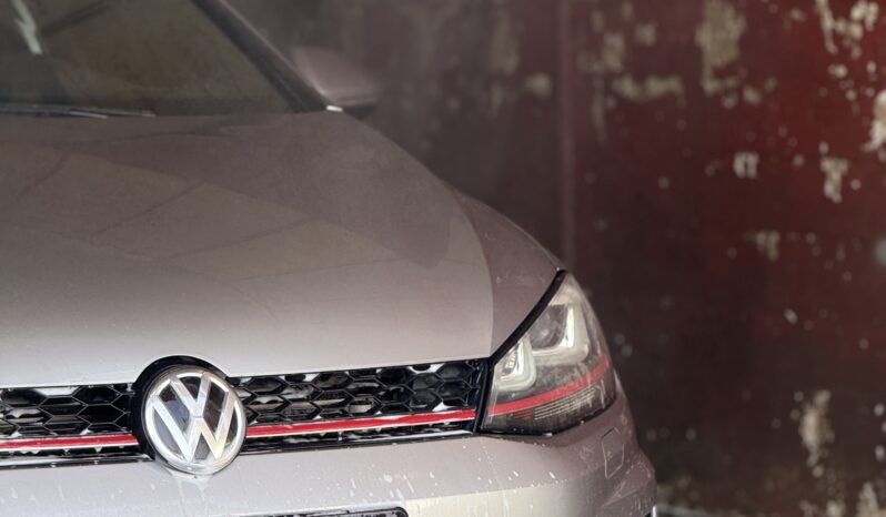 
								 فولكس فاكن – Volkswagen جولف – Golf ممتلئ									
