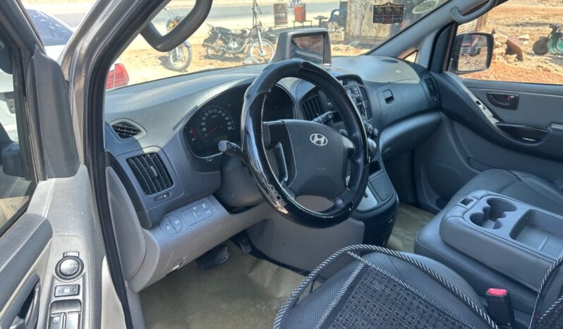 
								 مستعمل هيونداي – Hyundai فان – H1 ممتلئ									
