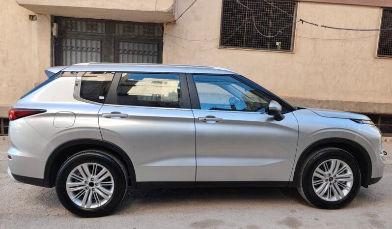 
								 ميتسوبيشي – Mitsubishi Outlander ممتلئ									