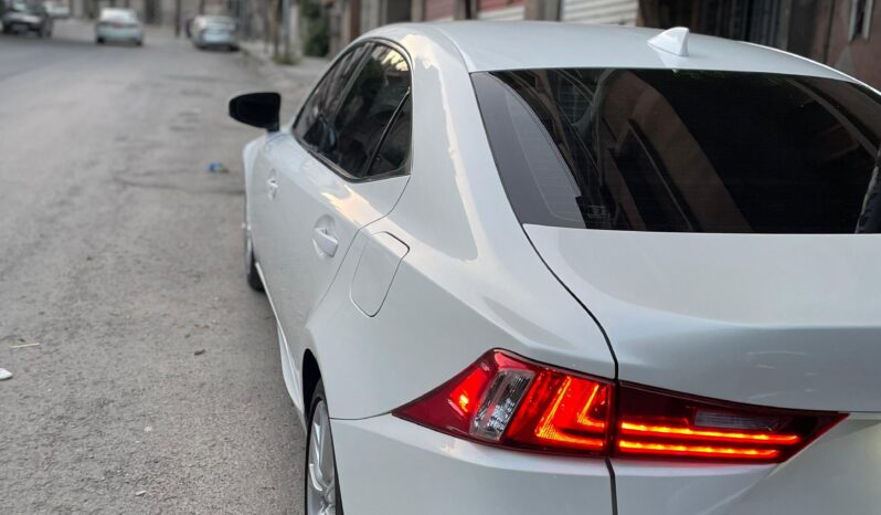 
								 ليكسوس – Lexus Series IS ممتلئ									