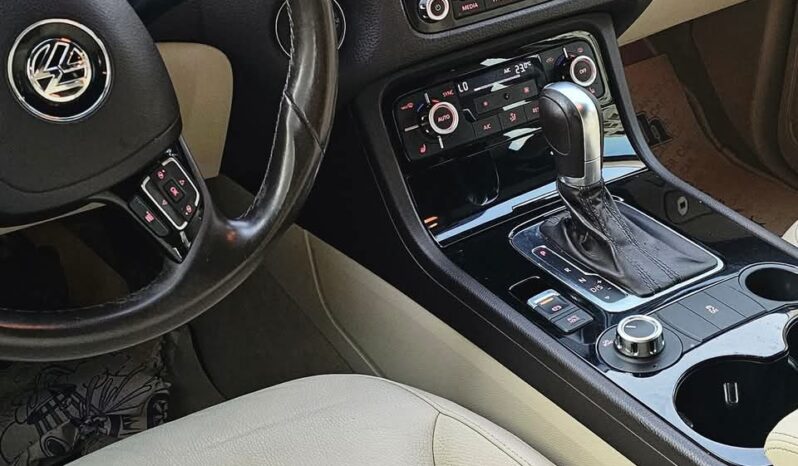 
								 فولكس فاكن – Volkswagen طوارق – Touareg ممتلئ									