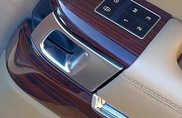 
								 لاند روفر – Land Rover فوغ – Range Rover Vogue ممتلئ									