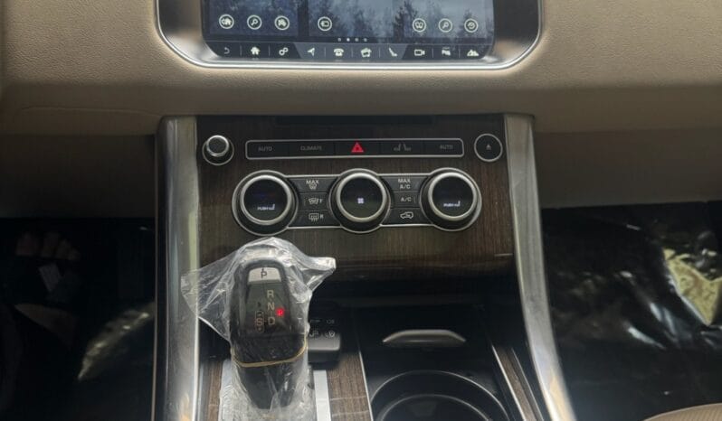 
								 لاند روفر – Land Rover سبورت – Range Rover Sport ممتلئ									